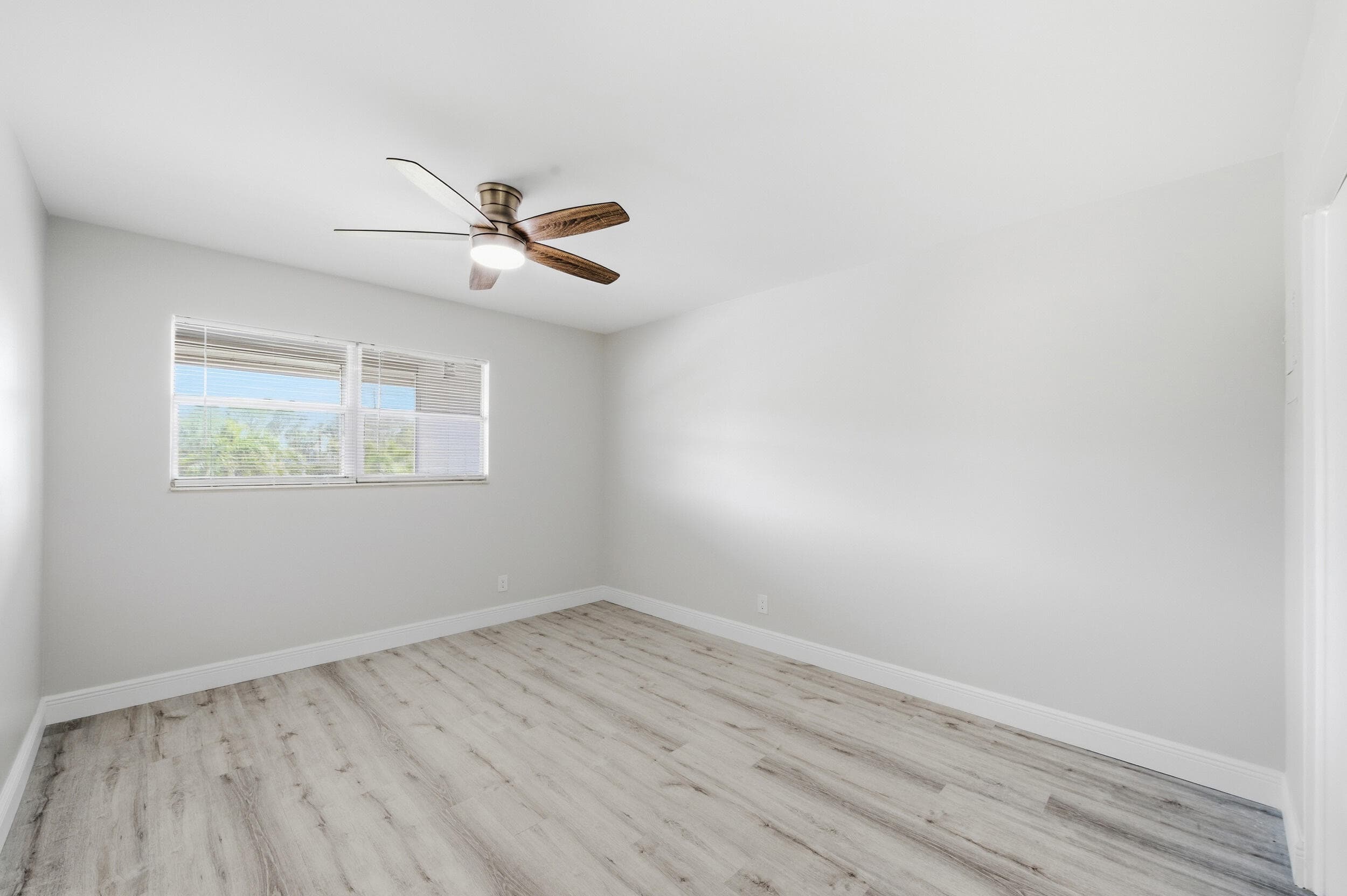 284 Flanders F, Delray Beach, FL 33484 29