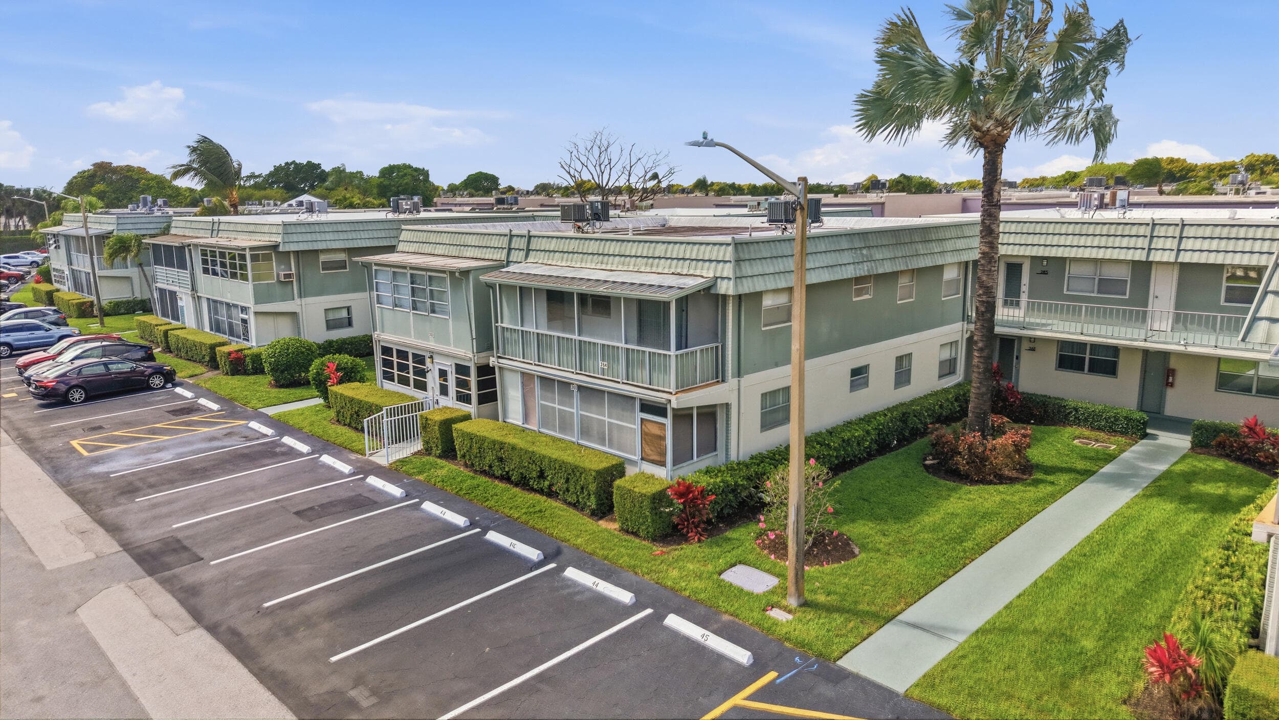 284 Flanders F, Delray Beach, FL 33484 35