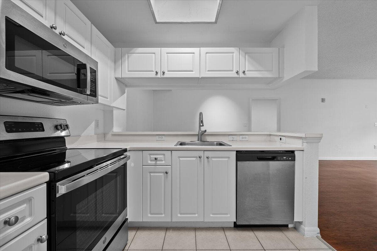 2804 Sarento Place 303, Palm Beach Gardens, FL 33410 5