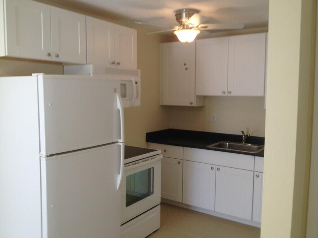 203 SE 4th Avenue, Boynton Beach, FL 33435 2