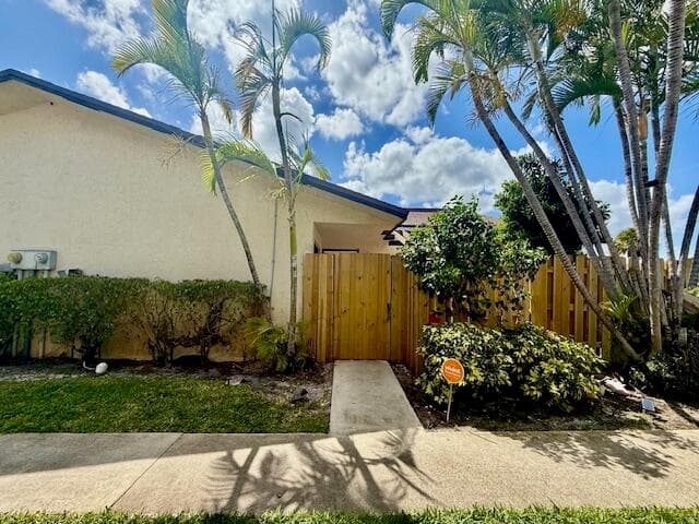 1803 Waterview Circle, Palm Springs, FL 33461 10