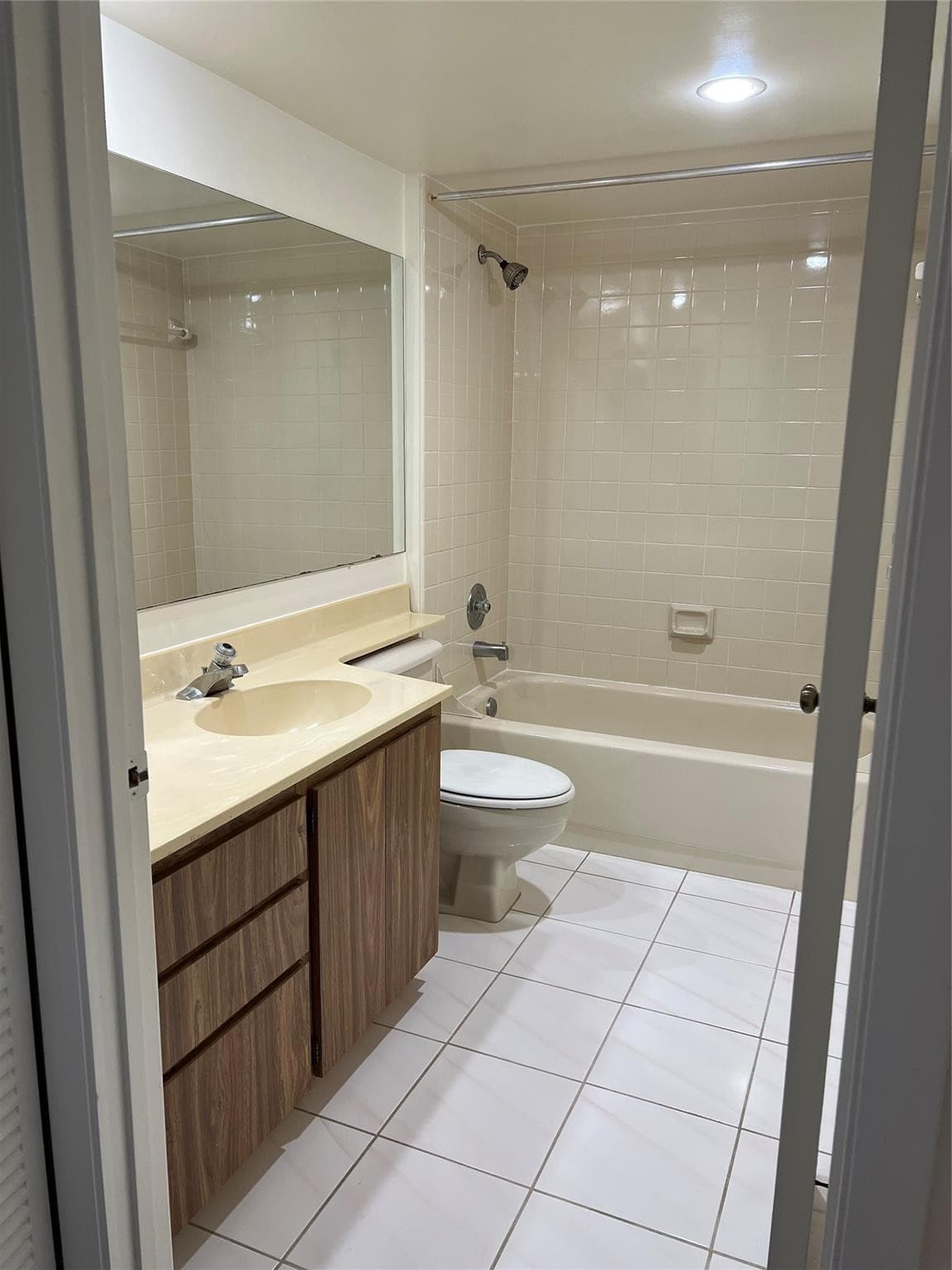 1526 Whitehall Drive 402, Davie, FL 33324 14
