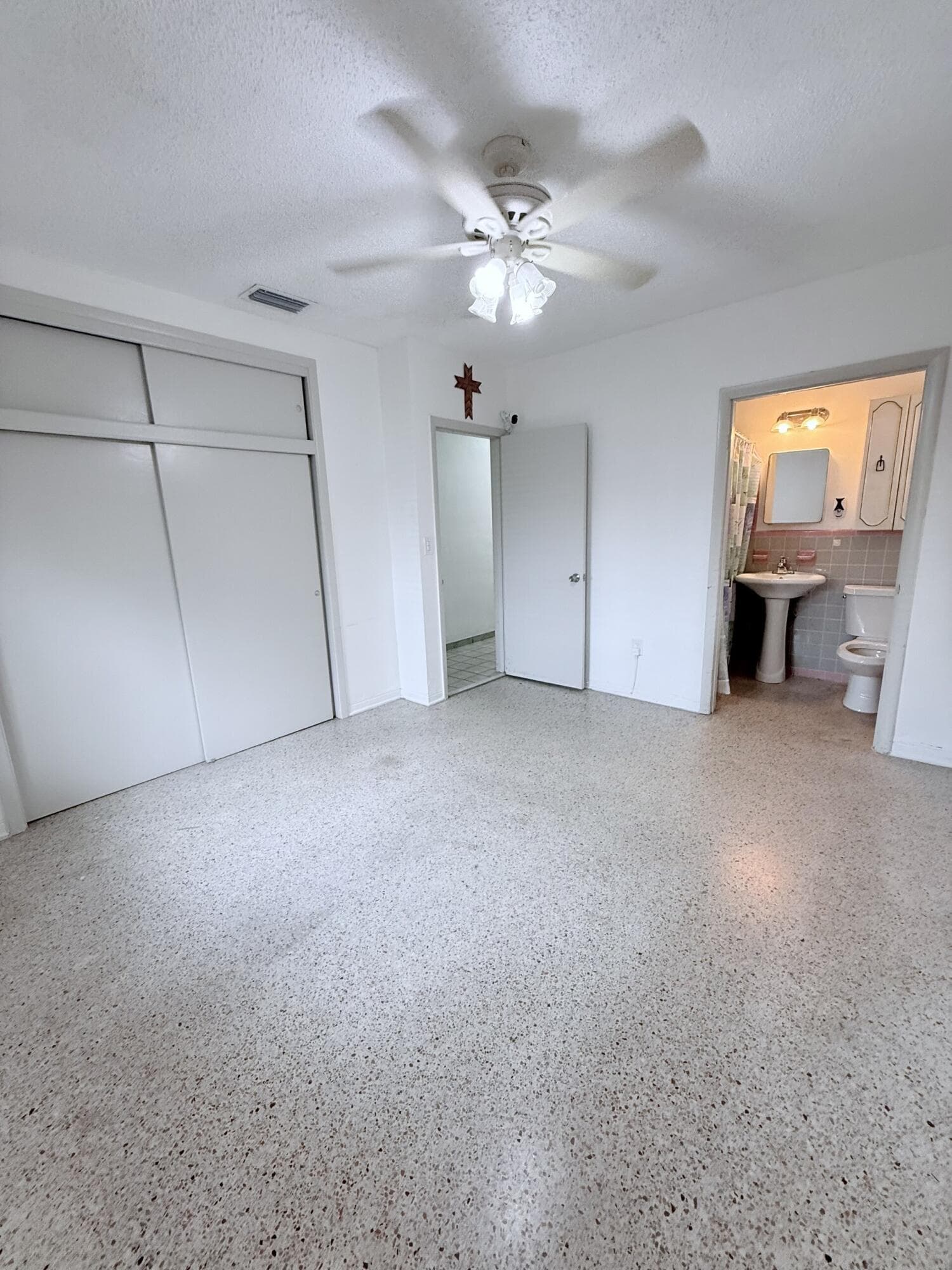 957 W 67th Street, Hialeah, FL 33012 9