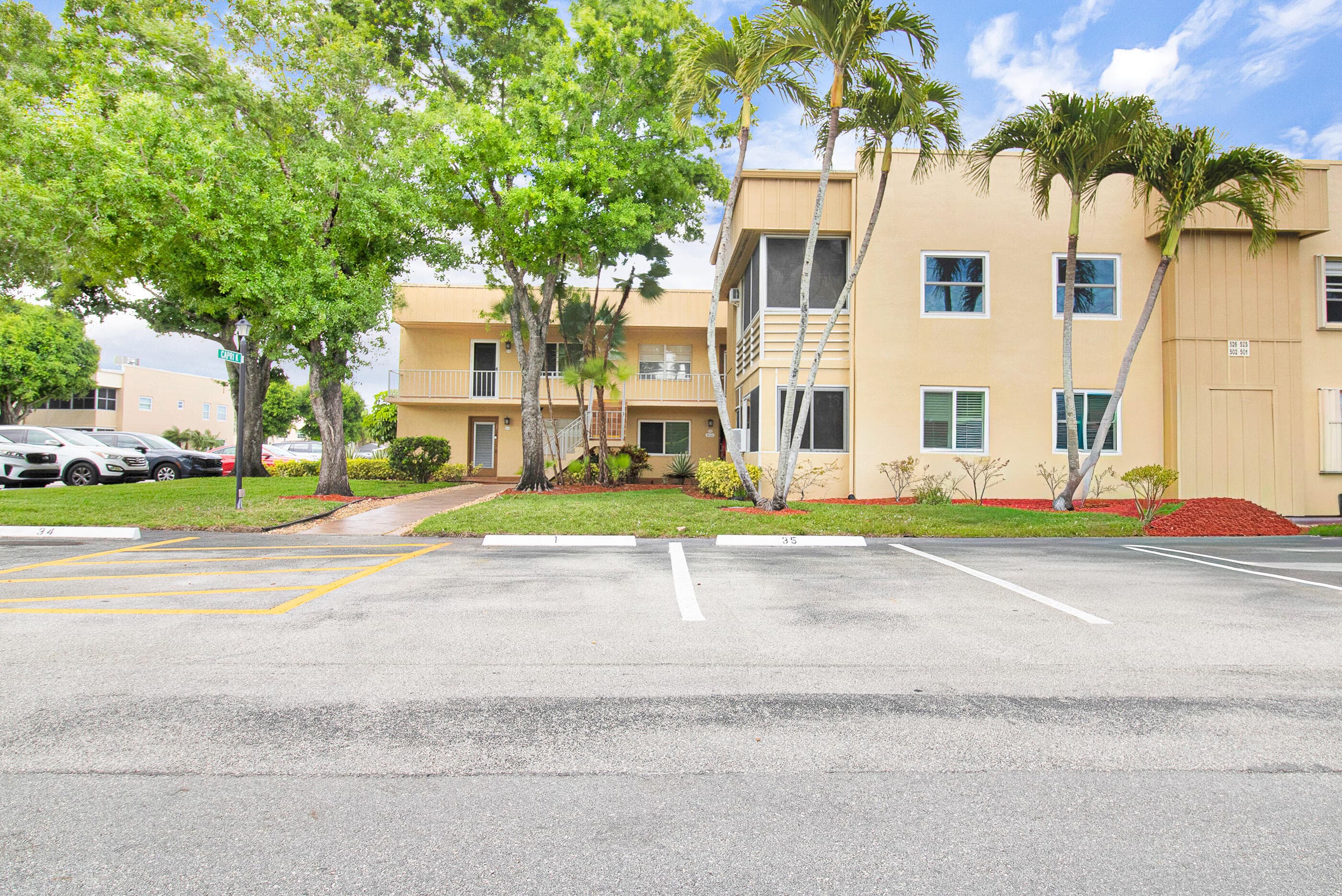 525 Capri K, Delray Beach, FL 33484