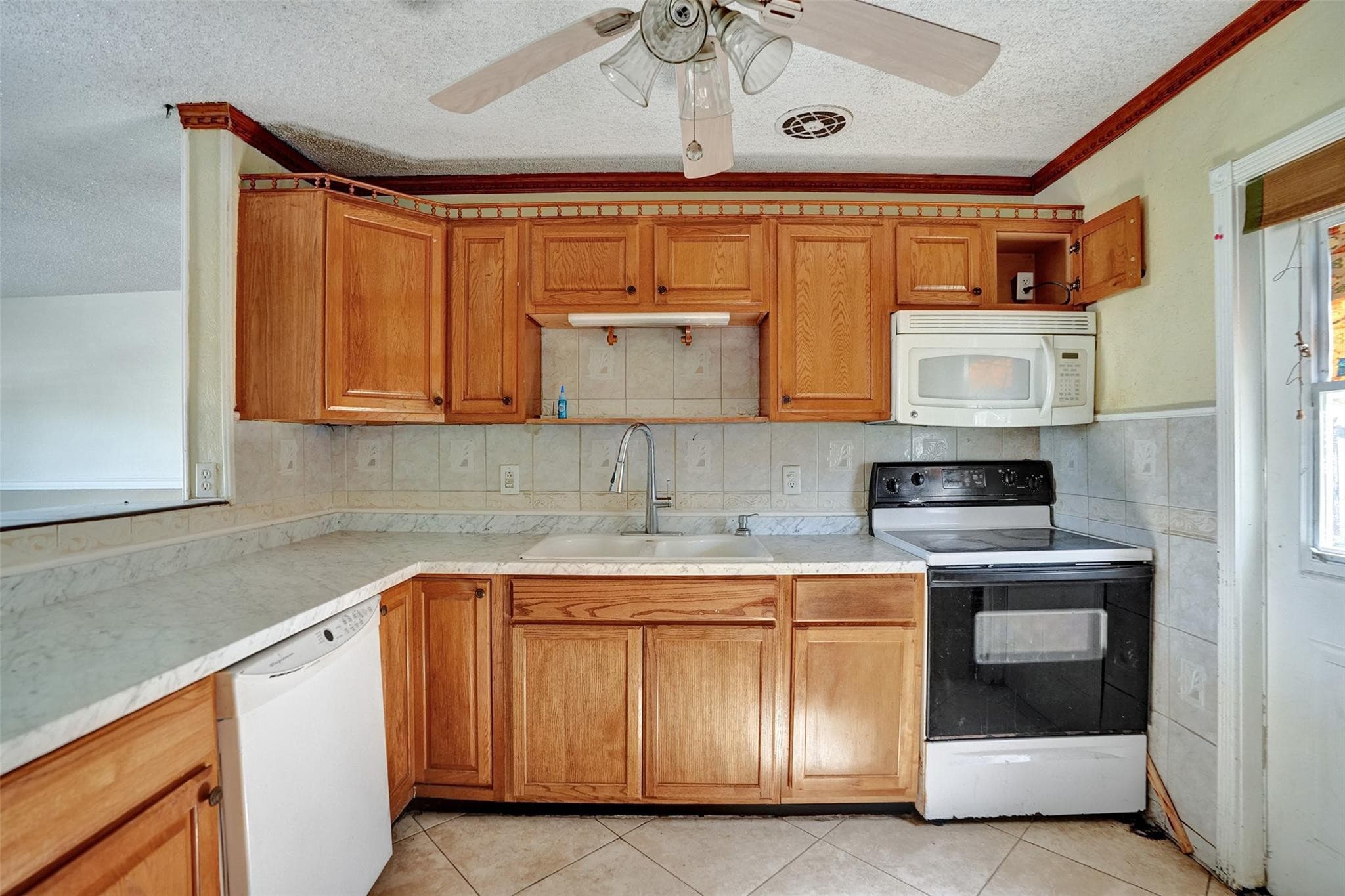 1560 NE 31st Court, Pompano Beach, FL 33064 9