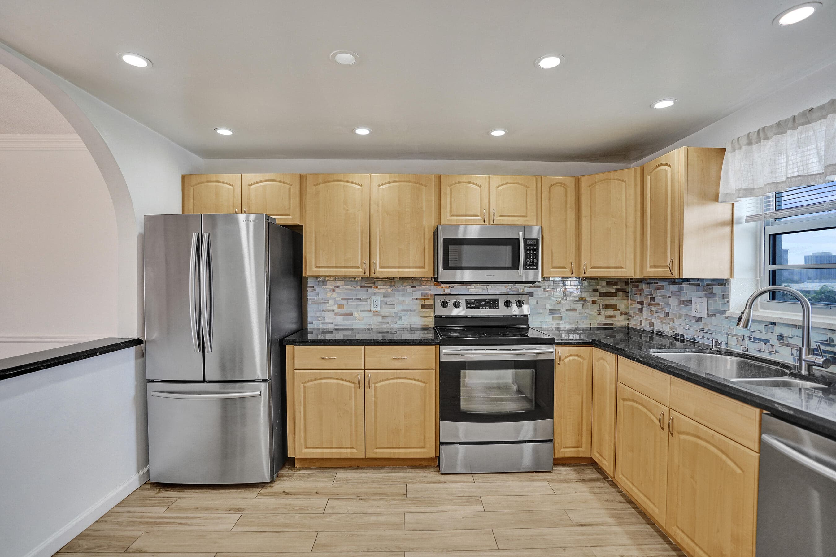 3051 NE 48th Street 702, Fort Lauderdale, FL 33308 10
