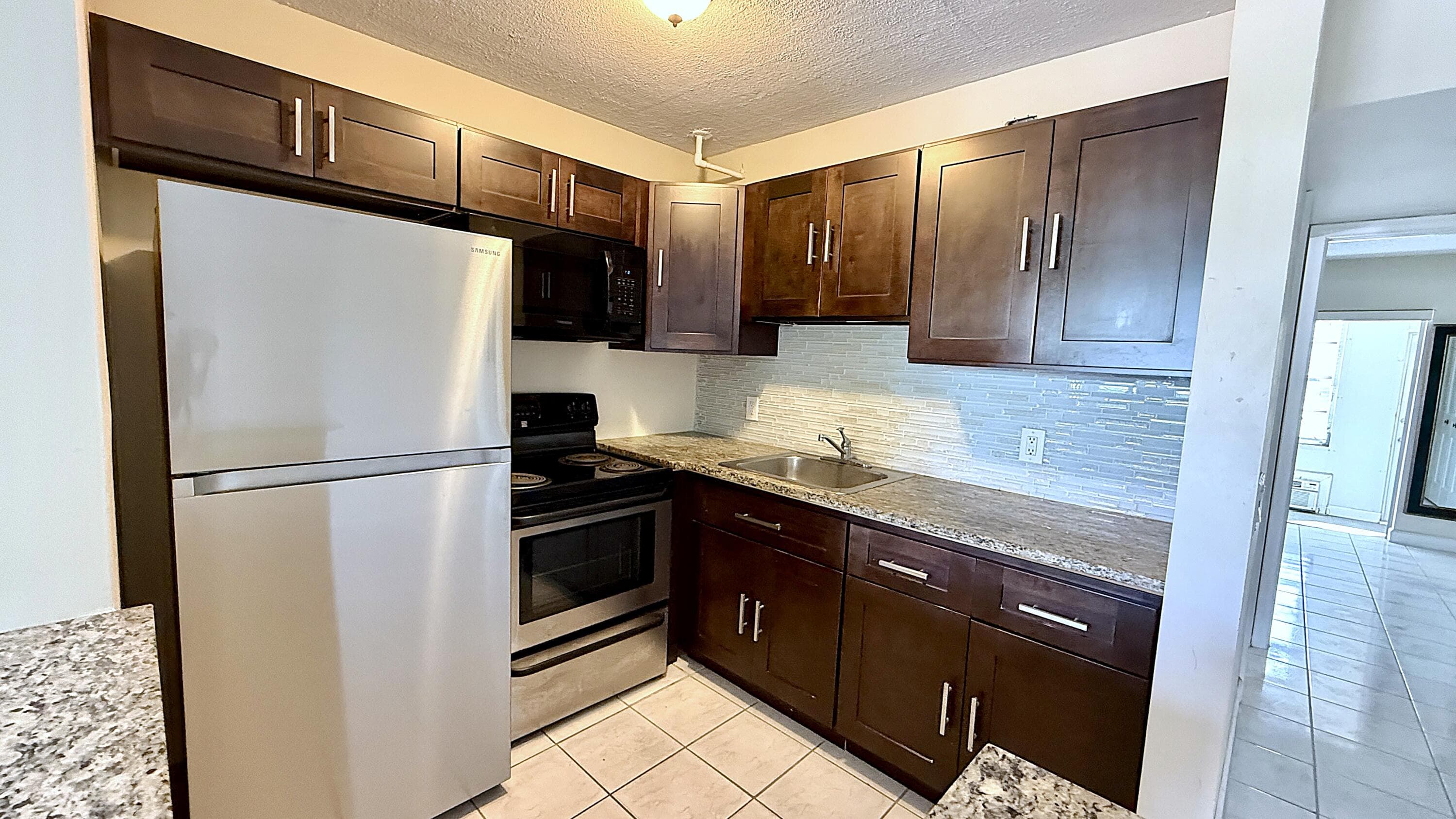 79 Lyndhurst D, Deerfield Beach, FL 33442 4