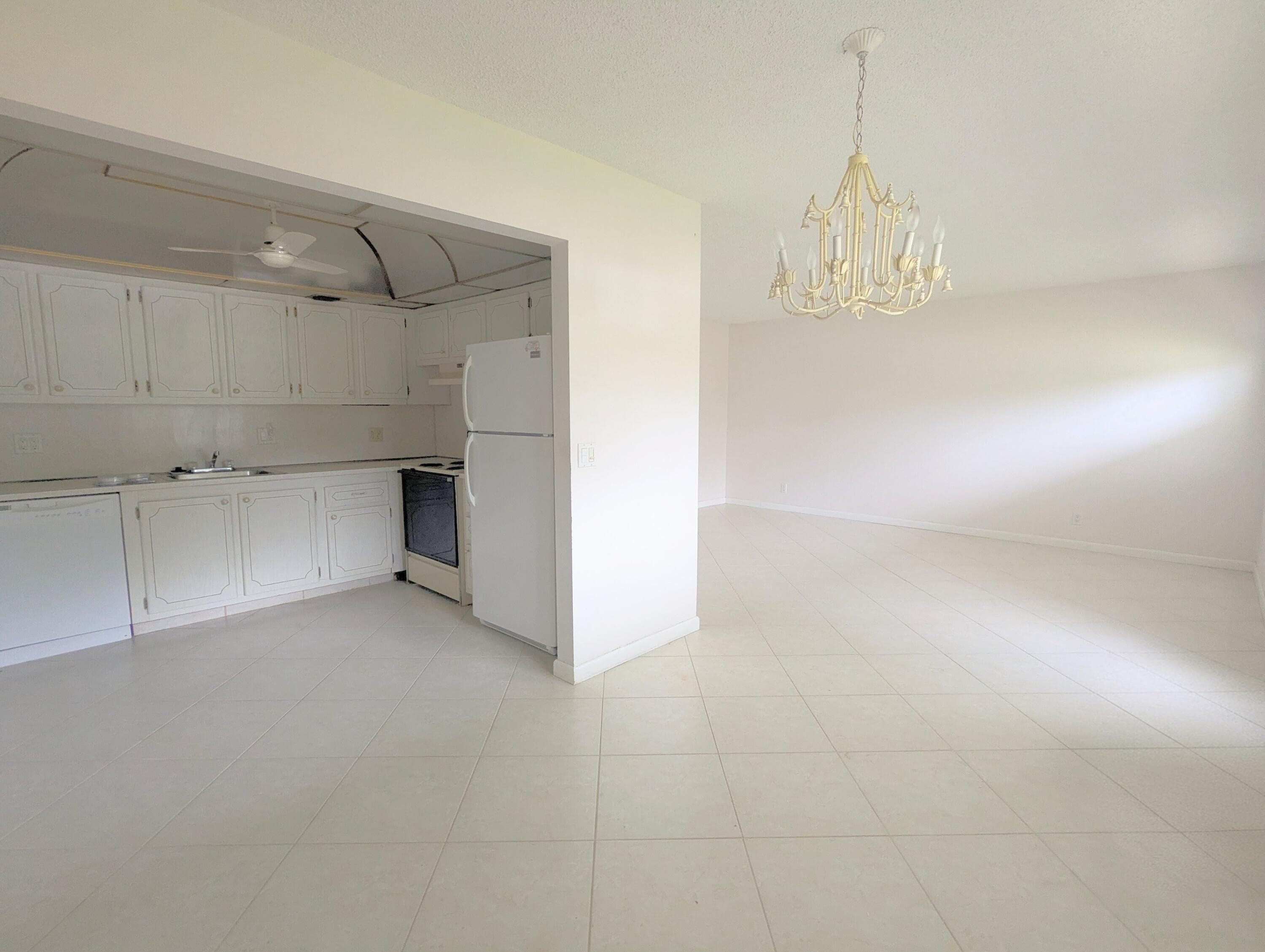 222 Somerset L, West Palm Beach, FL 33417 2