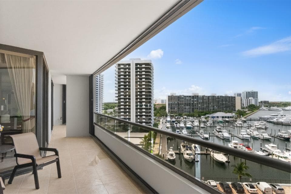 100 Lakeshore Drive 754, North Palm Beach, FL 33408 17