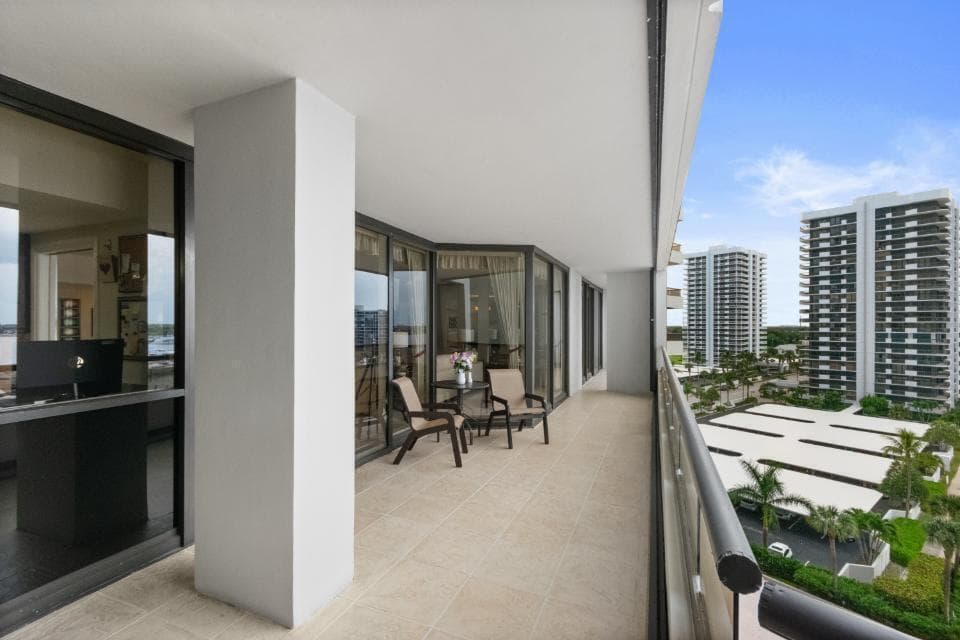 100 Lakeshore Drive 754, North Palm Beach, FL 33408 32