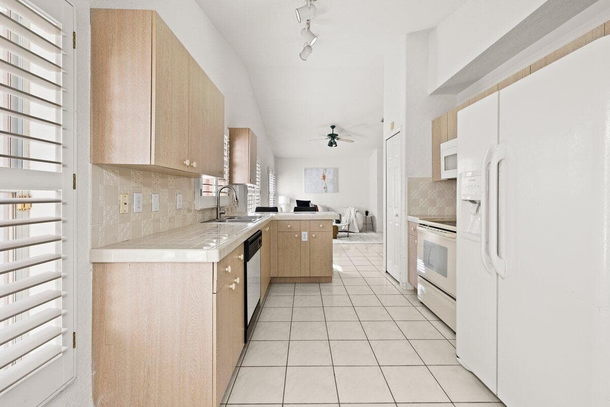 363 SW 161st Avenue, Pembroke Pines, FL 33027 13