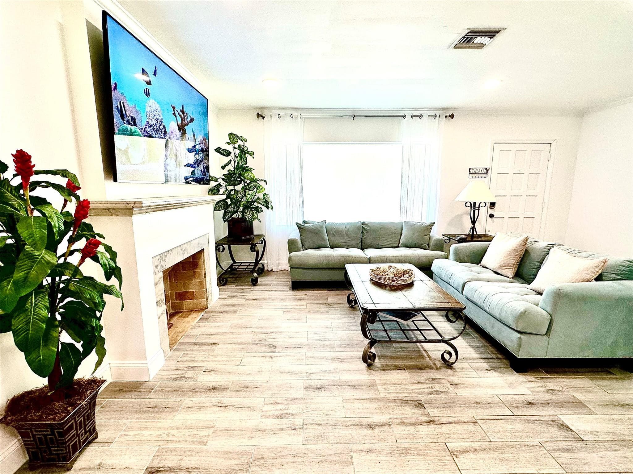 1742 NE 7th Street, Fort Lauderdale, FL 33304 3