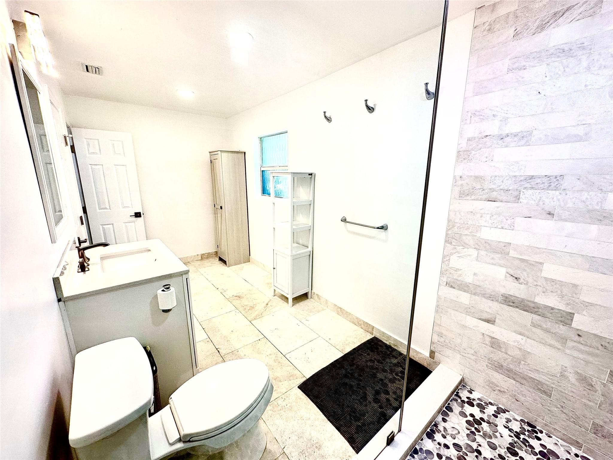 1742 NE 7th Street, Fort Lauderdale, FL 33304 13