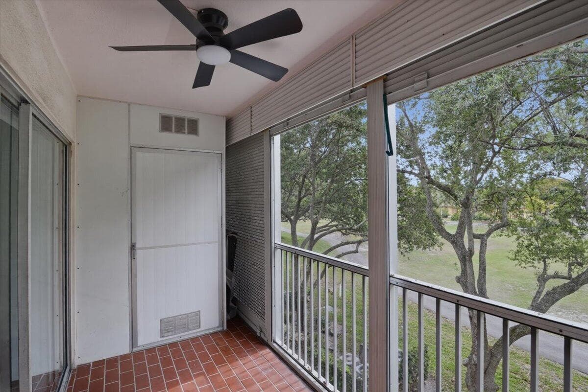 700 SW 128th Avenue 310c, Pembroke Pines, FL 33027 28