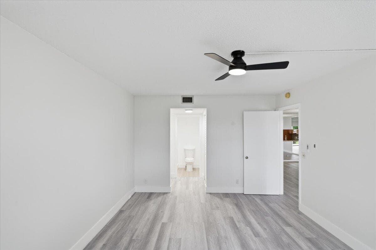 700 SW 128th Avenue 310c, Pembroke Pines, FL 33027 22