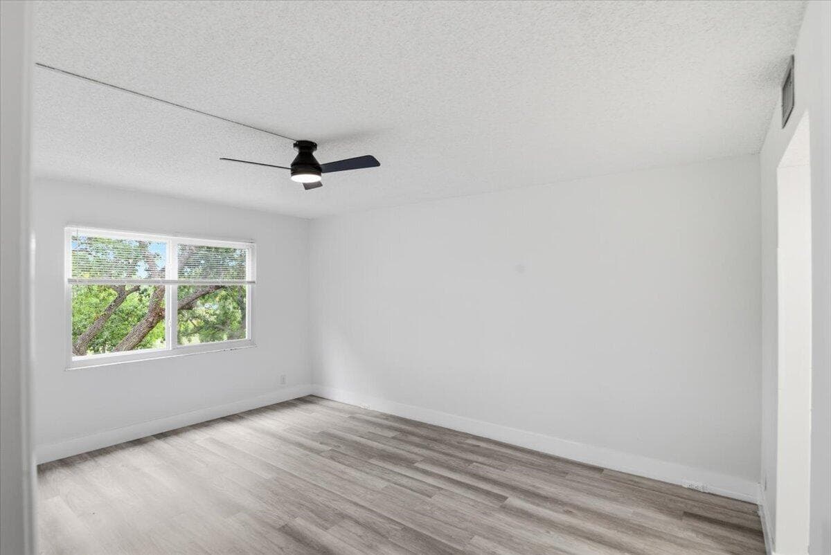 700 SW 128th Avenue 310c, Pembroke Pines, FL 33027 20