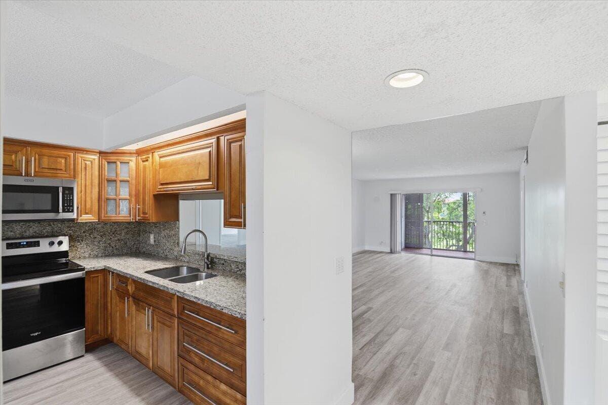 700 SW 128th Avenue 310c, Pembroke Pines, FL 33027 4