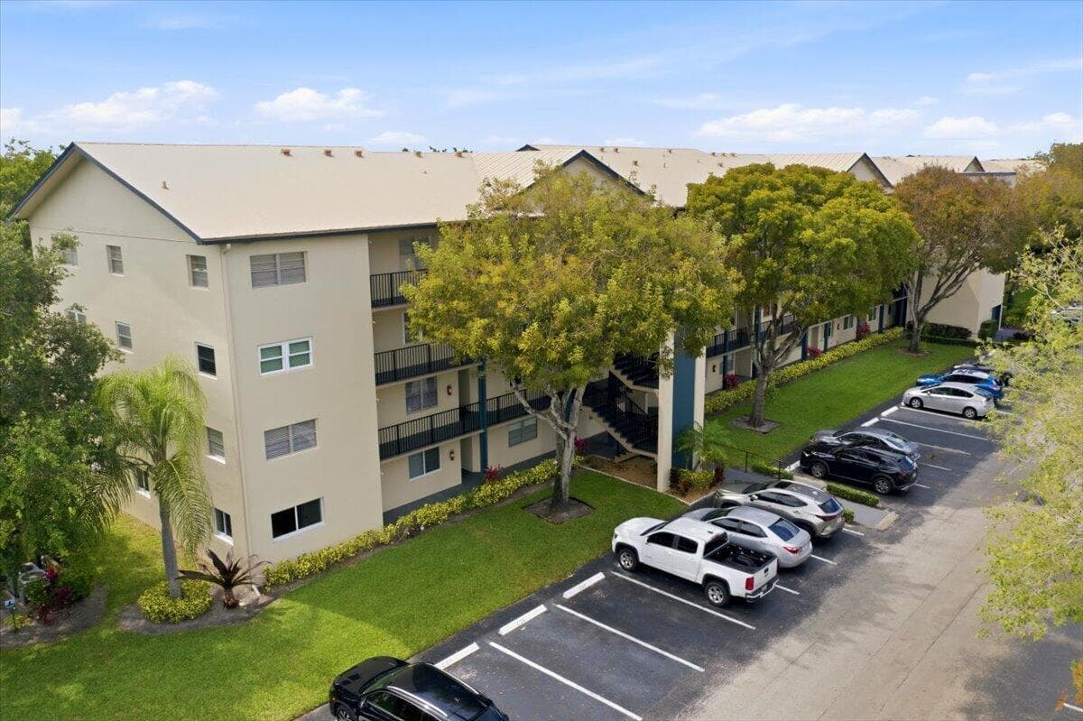 700 SW 128th Avenue 310c, Pembroke Pines, FL 33027 37