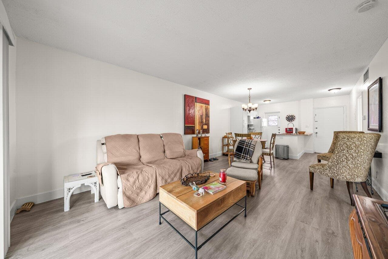 1117 Lake Terrace 207, Boynton Beach, FL 33426 12