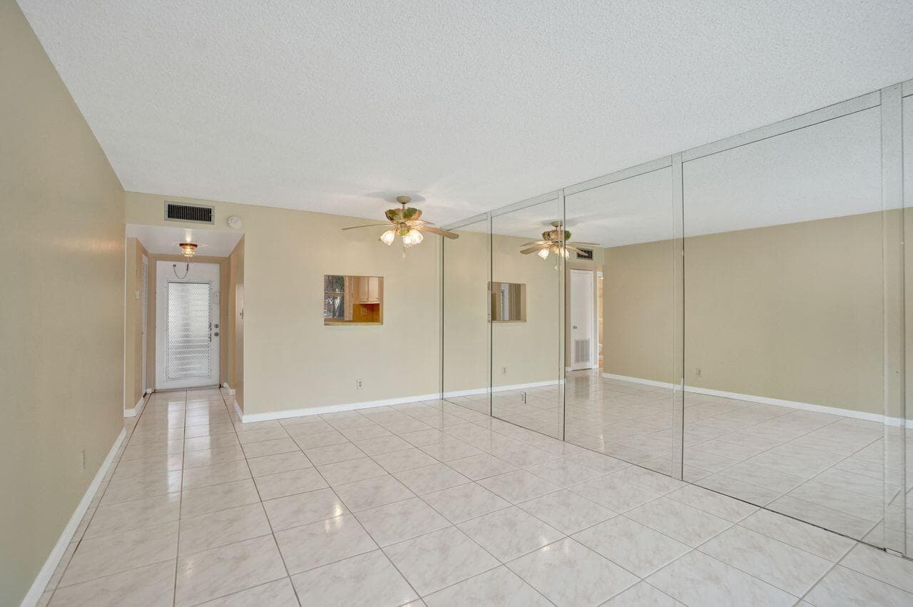 9460 Sunrise Lakes Boulevard 106, Sunrise, FL 33322 9