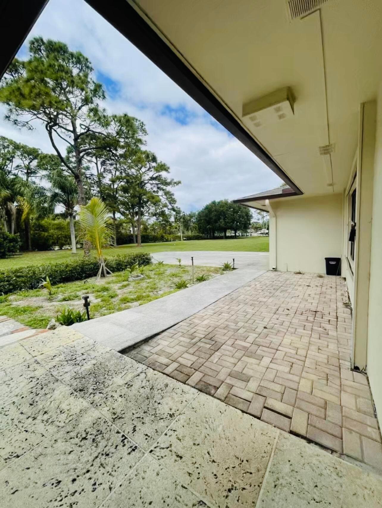 8895 N Bates Road, Palm Beach Gardens, FL 33418 36