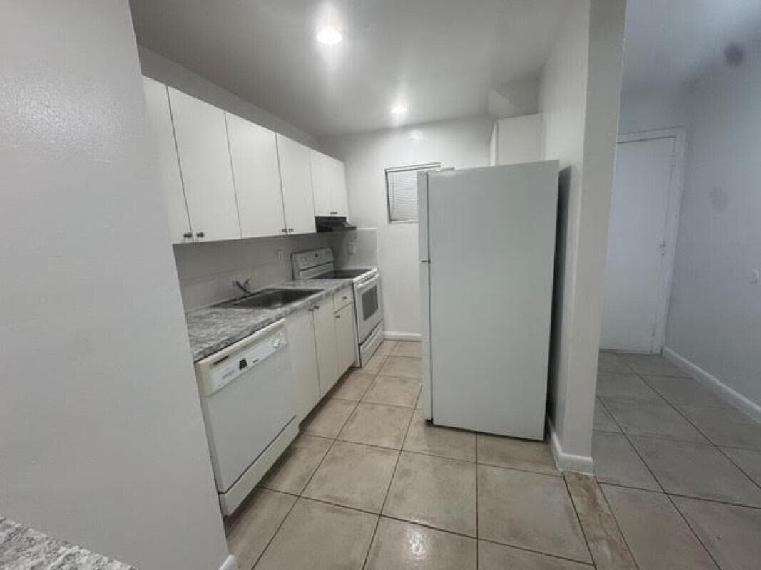 5525 SW 41st Street 122, Pembroke Park, FL 33023 3