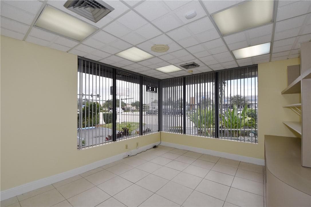 1820 E Commercial Boulevard, Fort Lauderdale, FL 33308 11