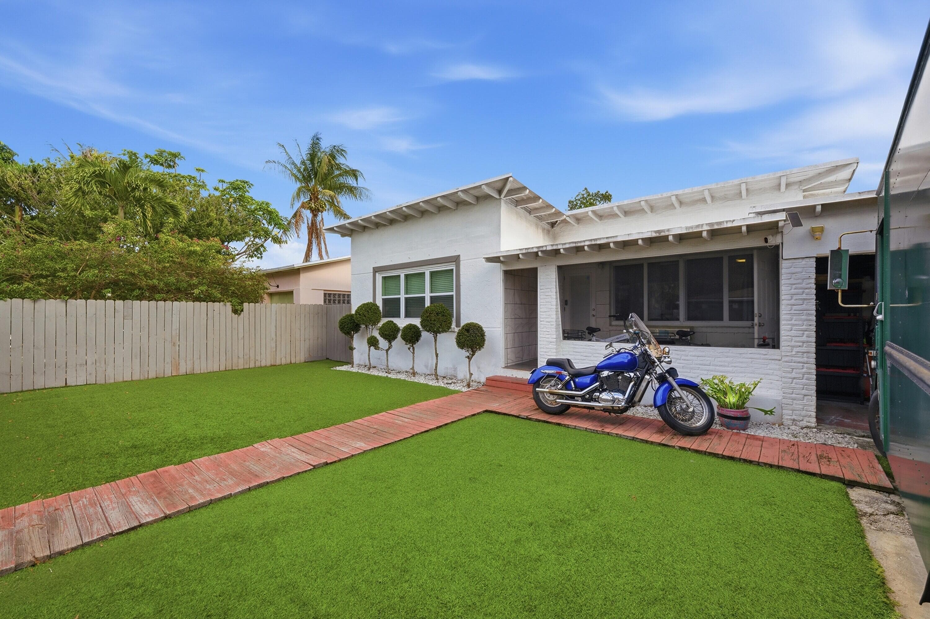 516 SW 15th Street 1-1, Fort Lauderdale, FL 33315