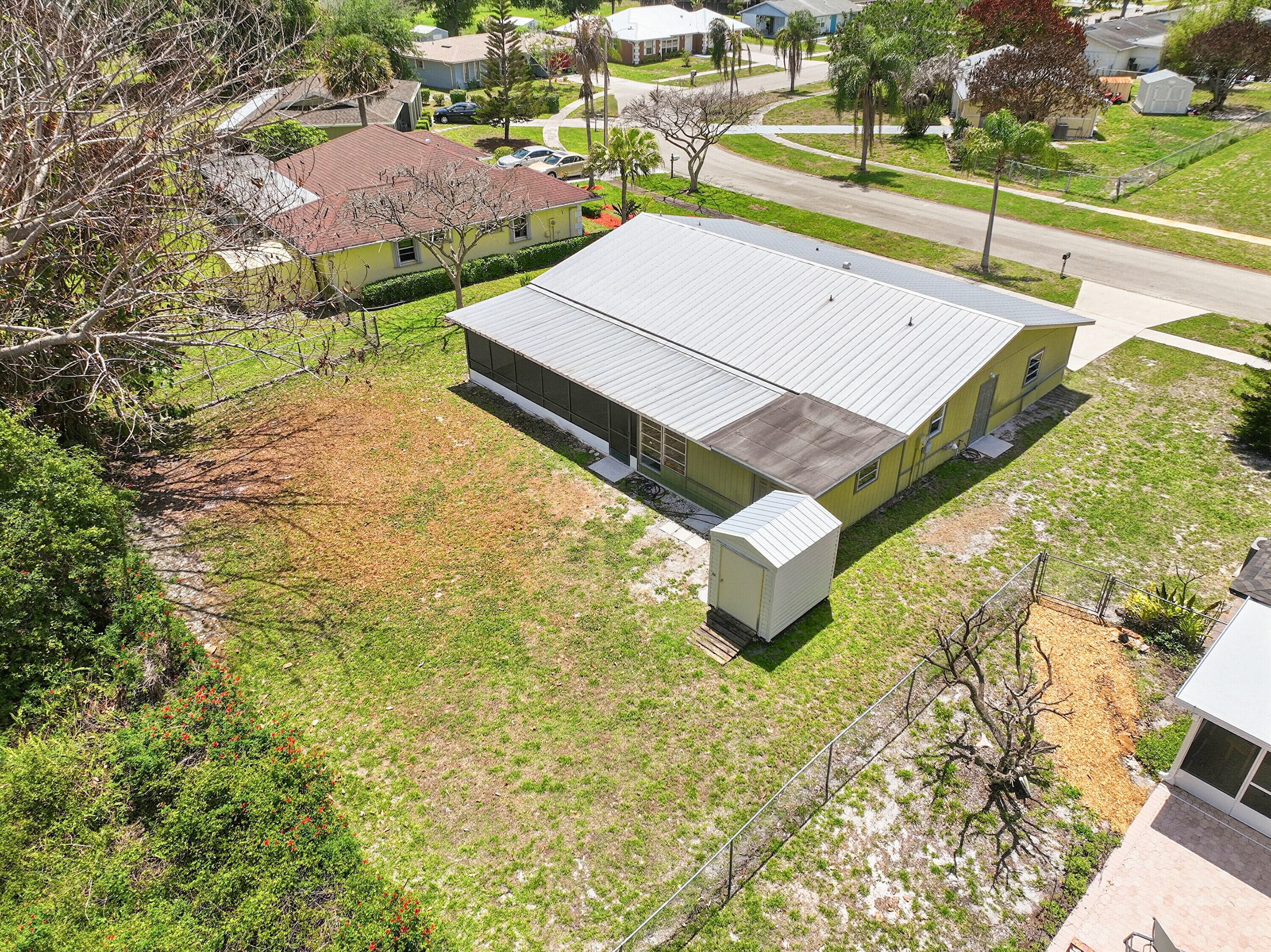 445 NE Armory Circle, Port St. Lucie, FL 34983 29