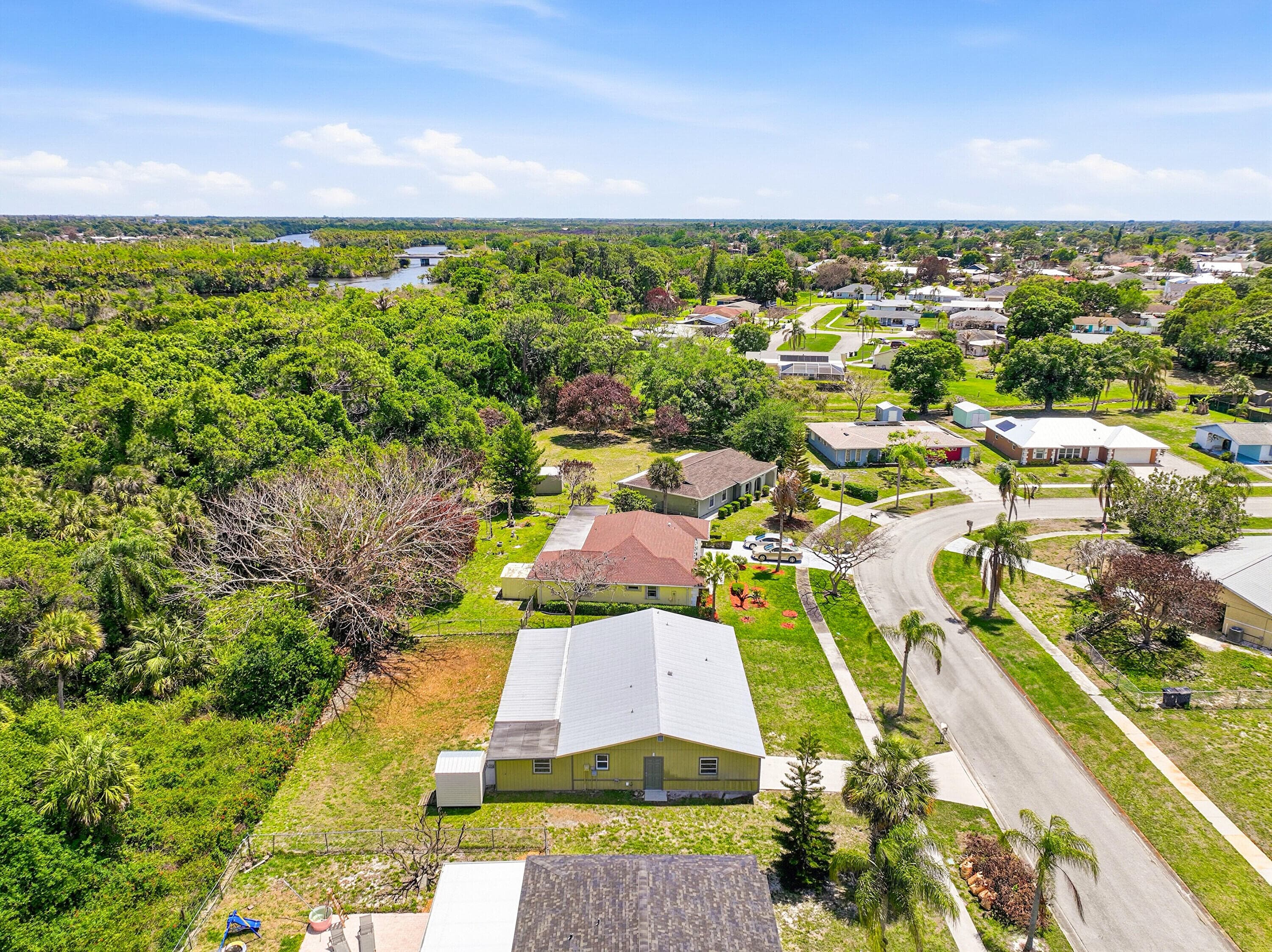 445 NE Armory Circle, Port St. Lucie, FL 34983 34