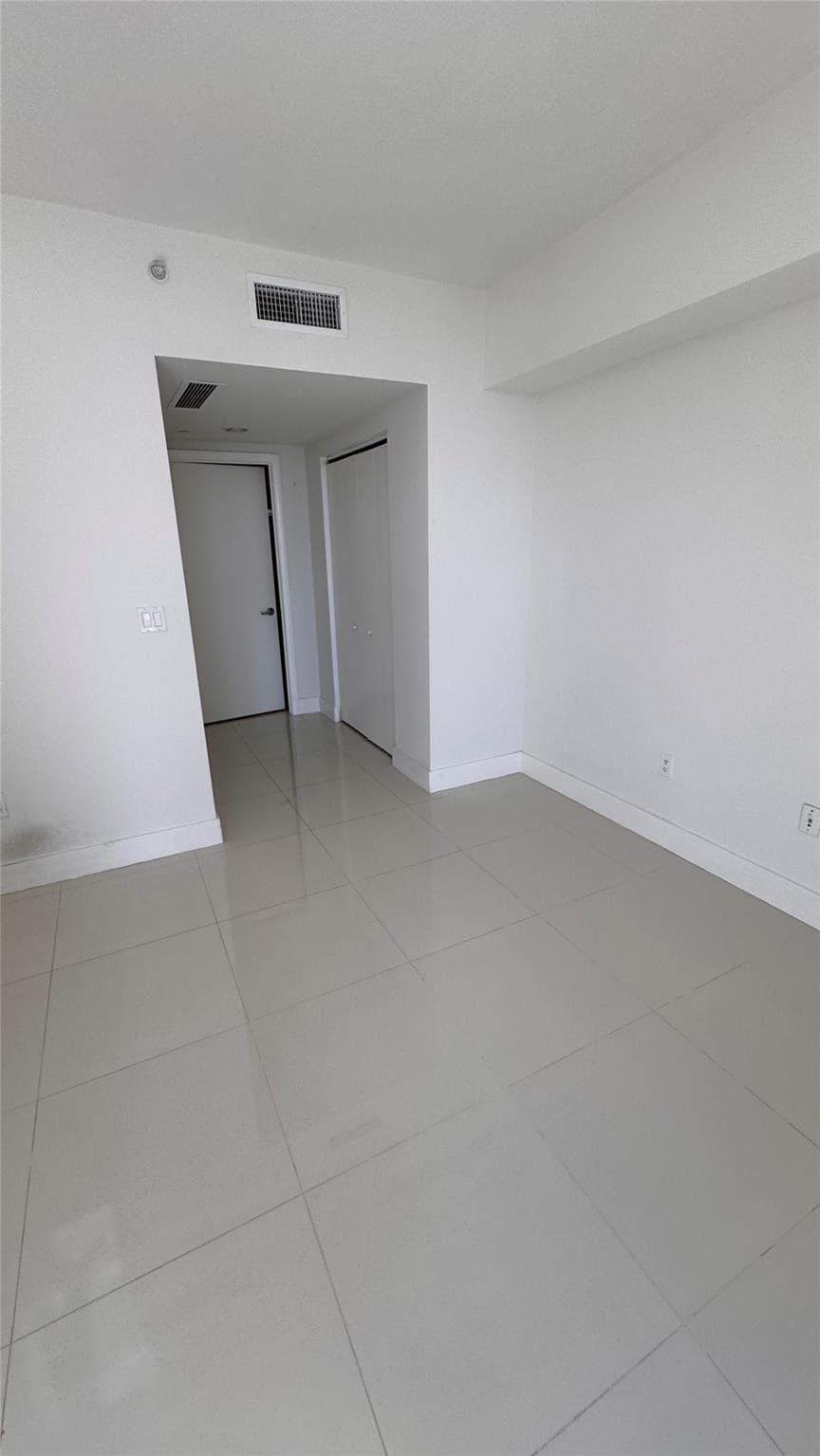 475 Brickell Avenue 4913, Miami, FL 33131 5