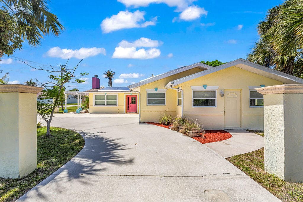 614 SE Flamingo Avenue, Stuart, FL 34996 8