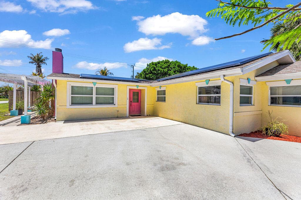 614 SE Flamingo Avenue, Stuart, FL 34996 9
