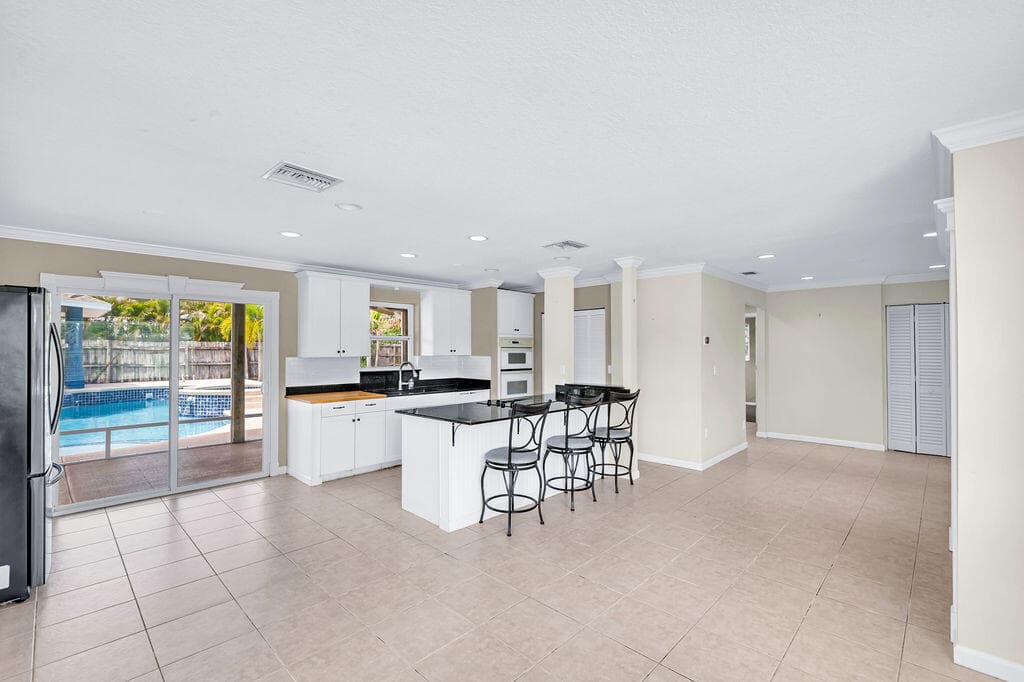 614 SE Flamingo Avenue, Stuart, FL 34996 10