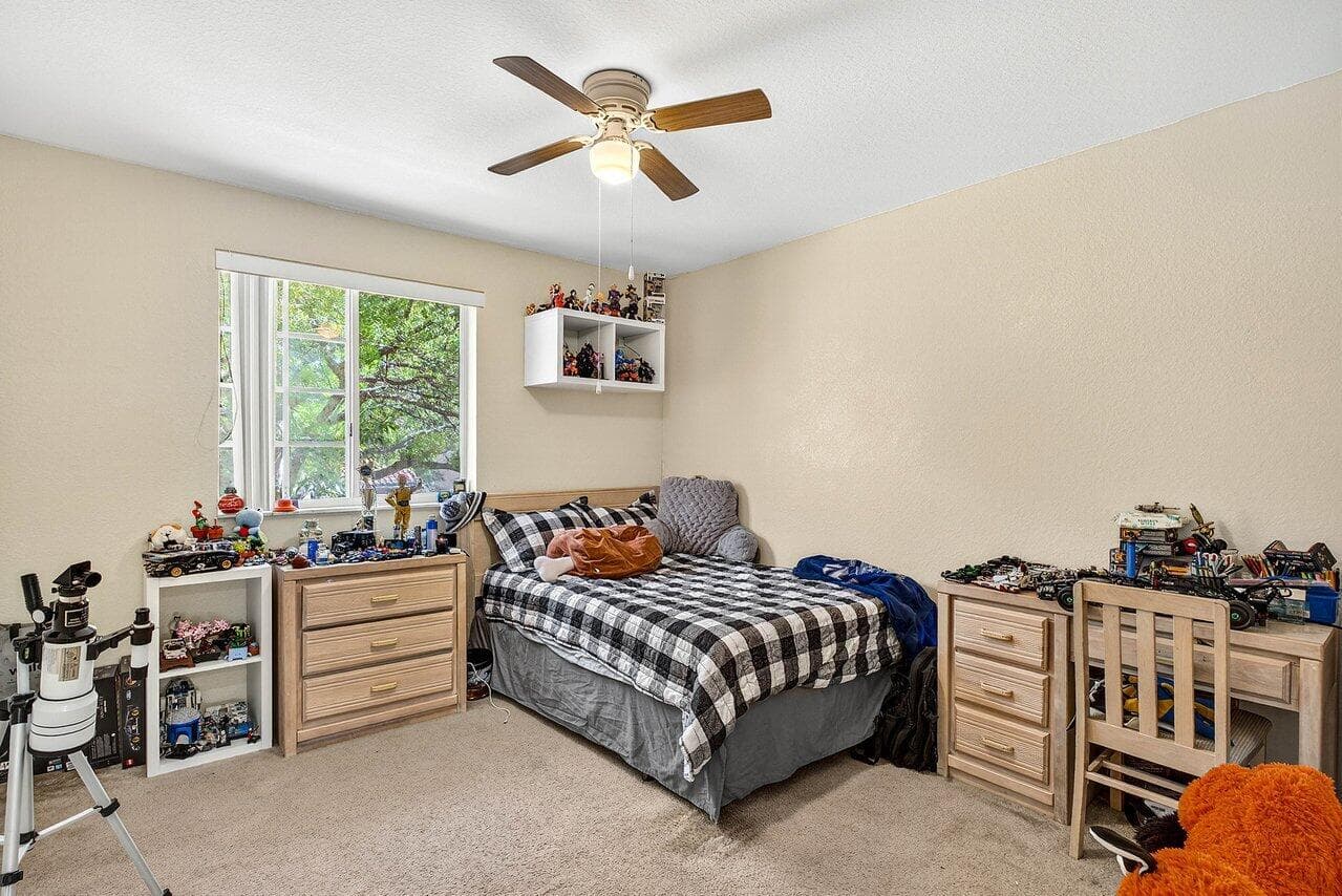 9090 NW 40th Place, Sunrise, FL 33351 12