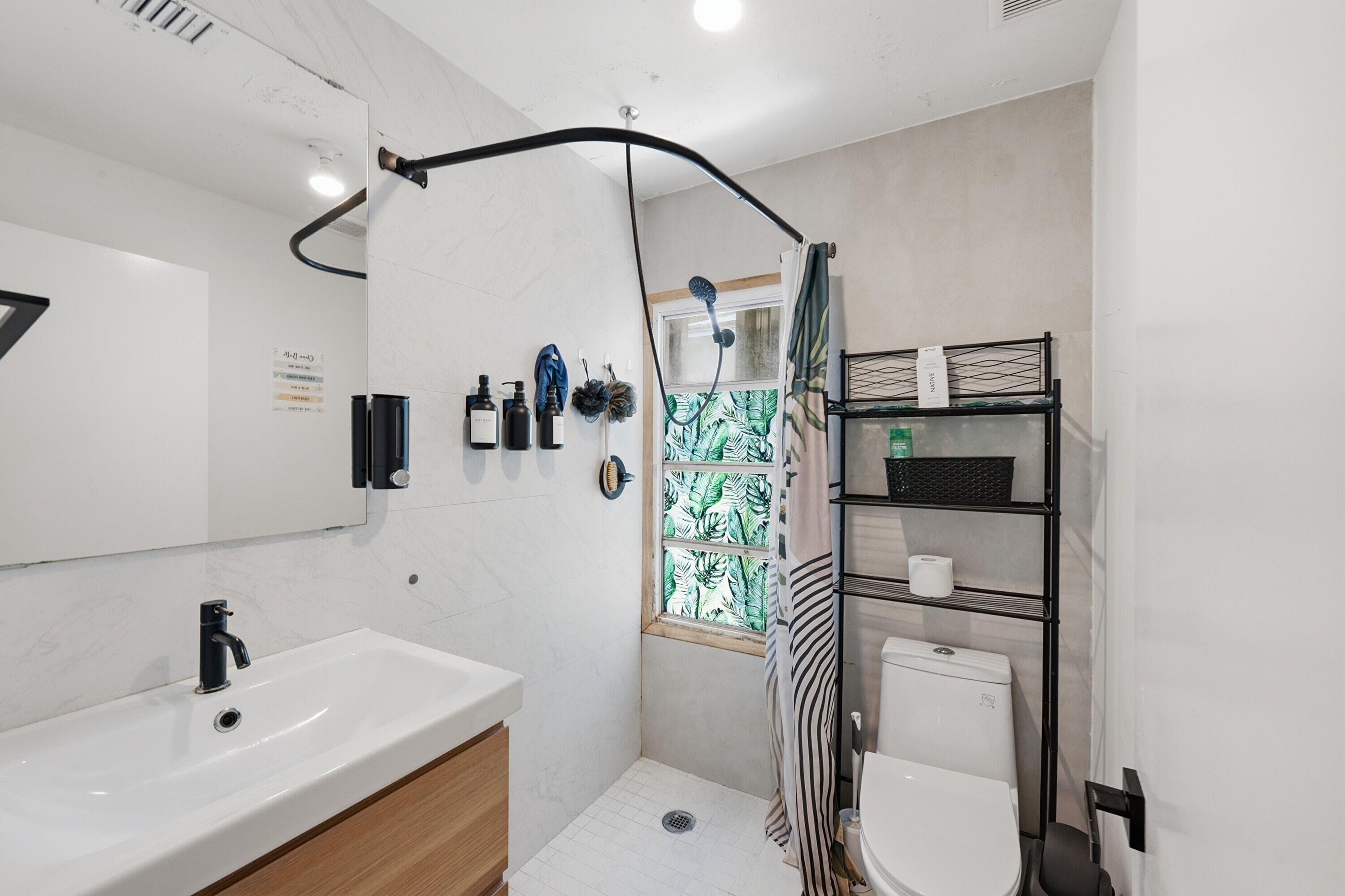 7700 NE 1st Court, Miami, FL 33138 17