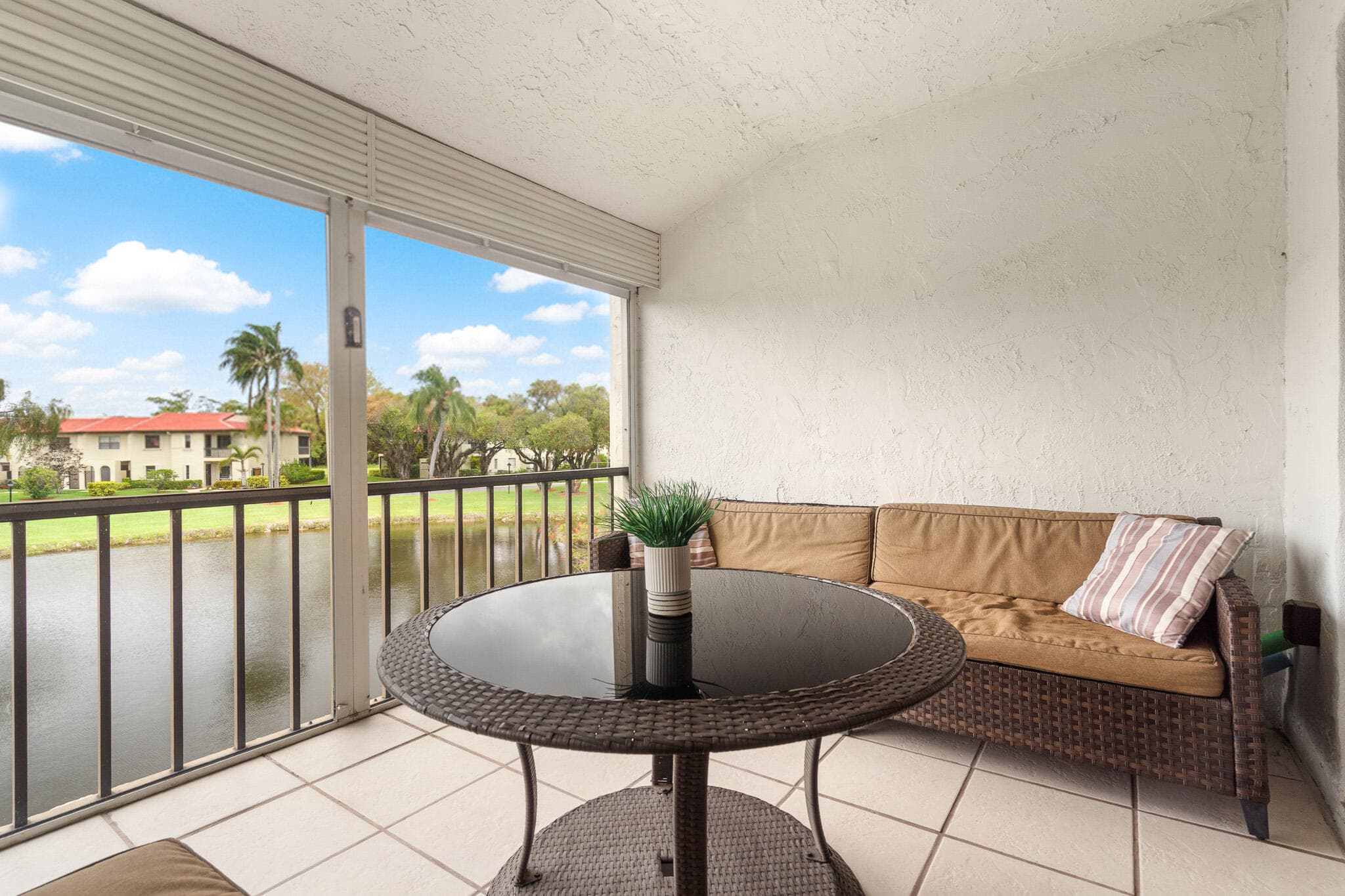 21218 Lago Circle H, Boca Raton, FL 33433 35