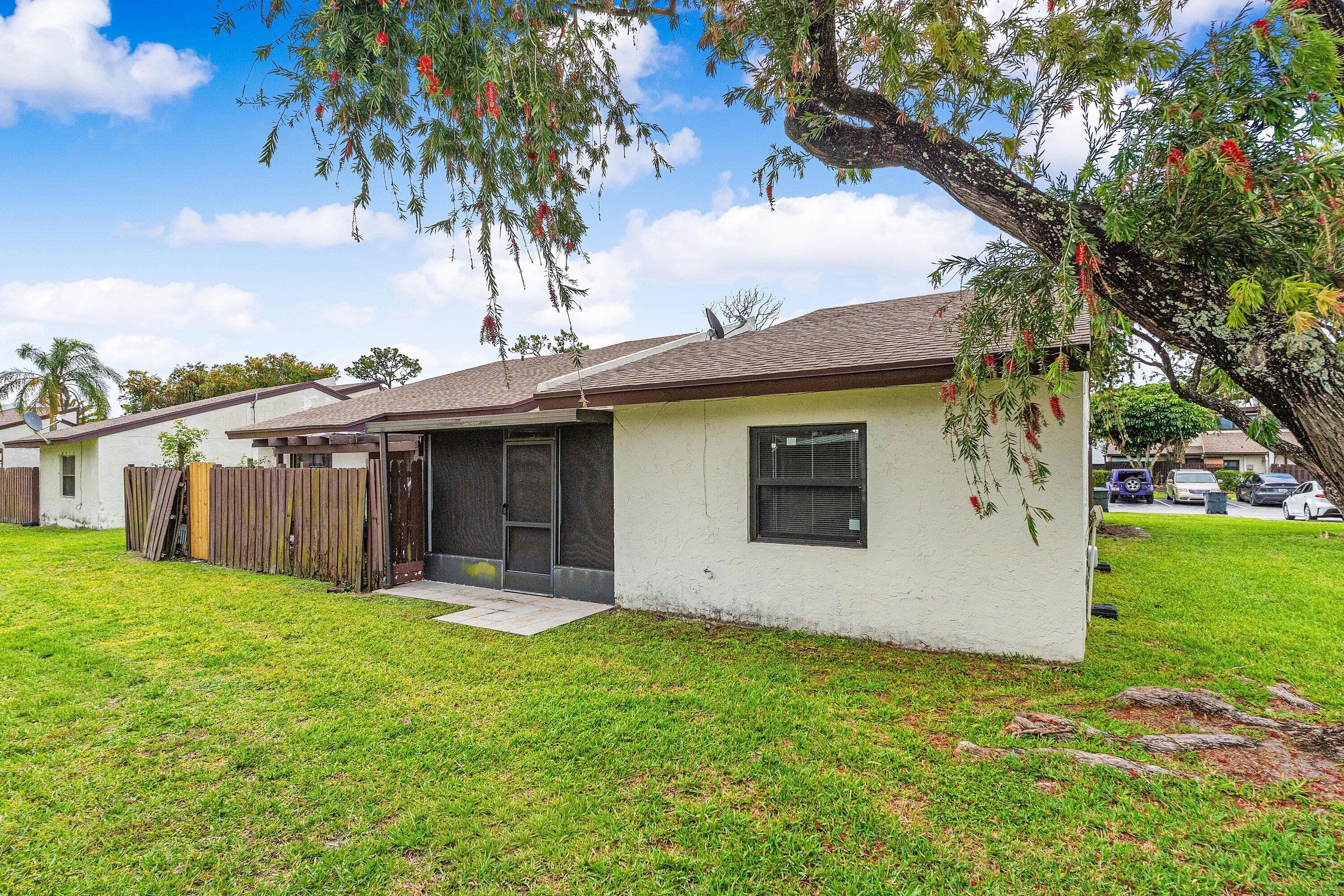 1875 Abbey Road, West Palm Beach, FL 33415 22