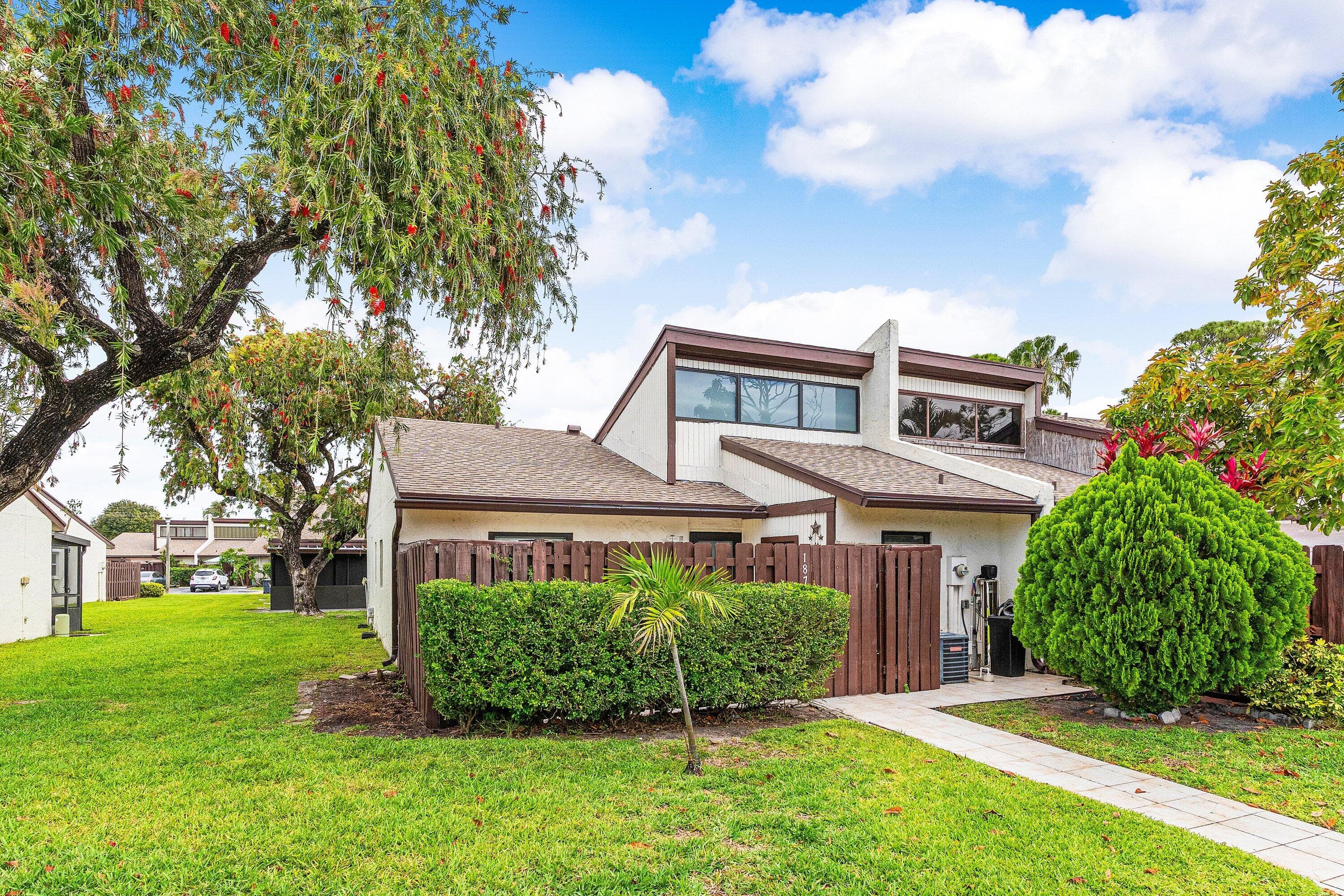 1875 Abbey Road, West Palm Beach, FL 33415 2