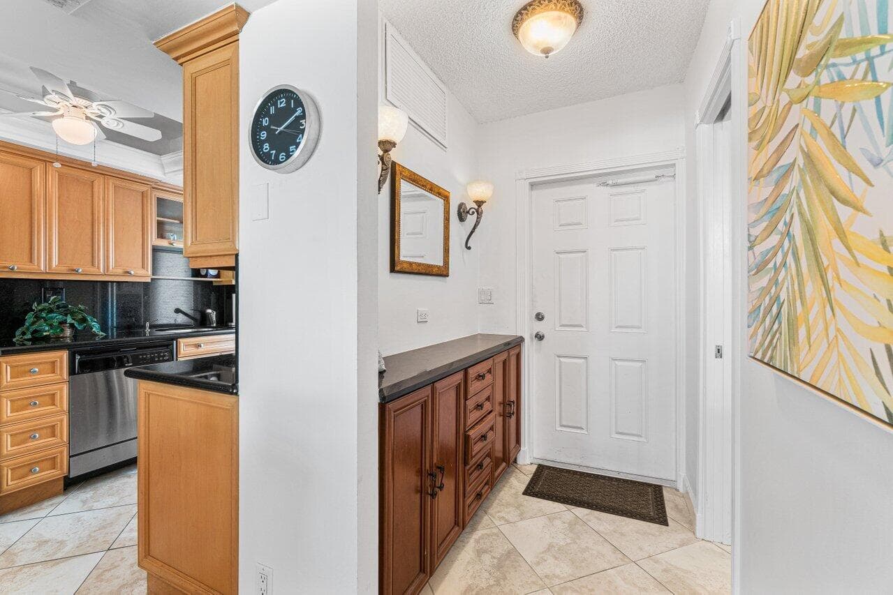 333 NE 21st Avenue 314, Deerfield Beach, FL 33441 3