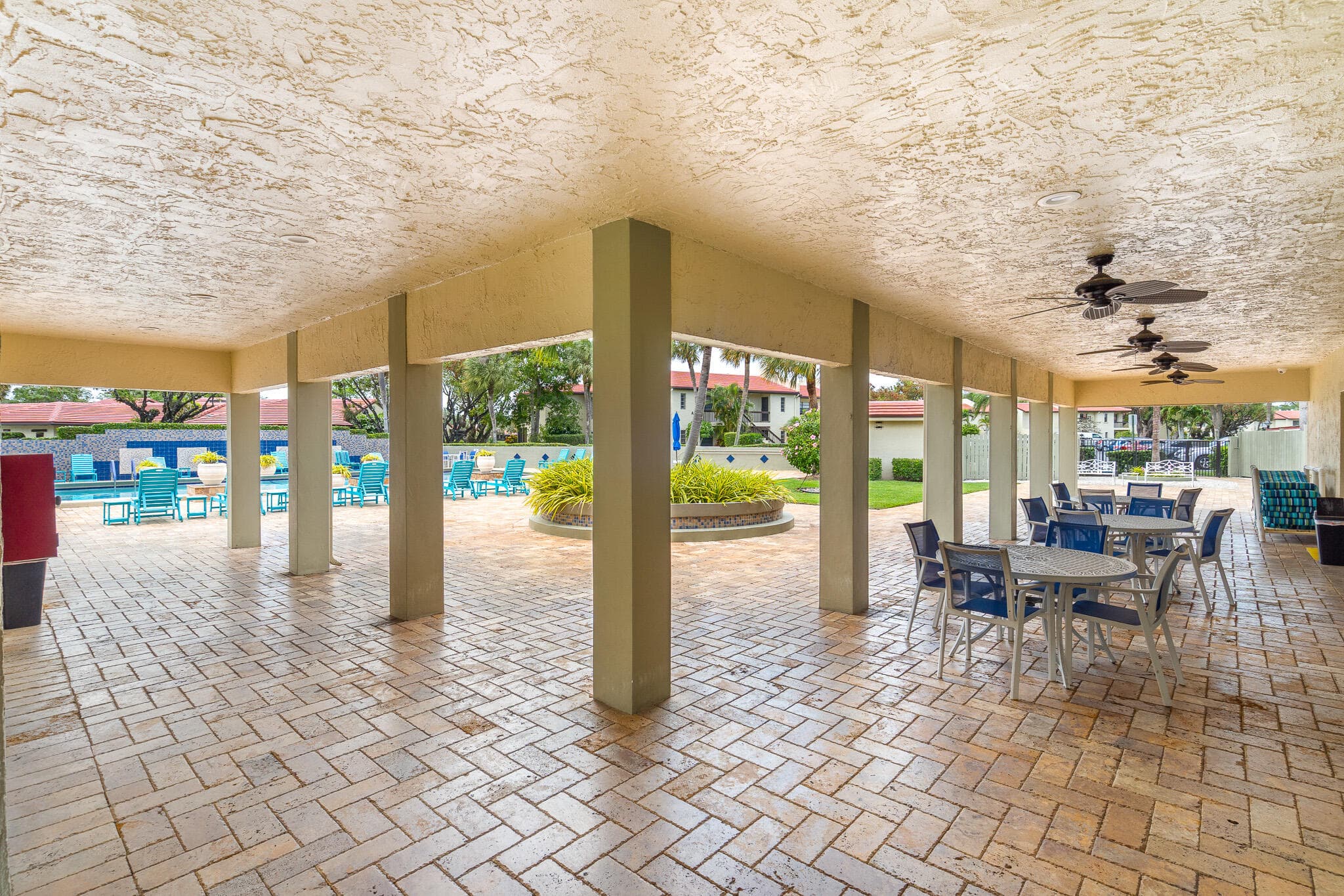 21218 Lago Circle F, Boca Raton, FL 33433 39