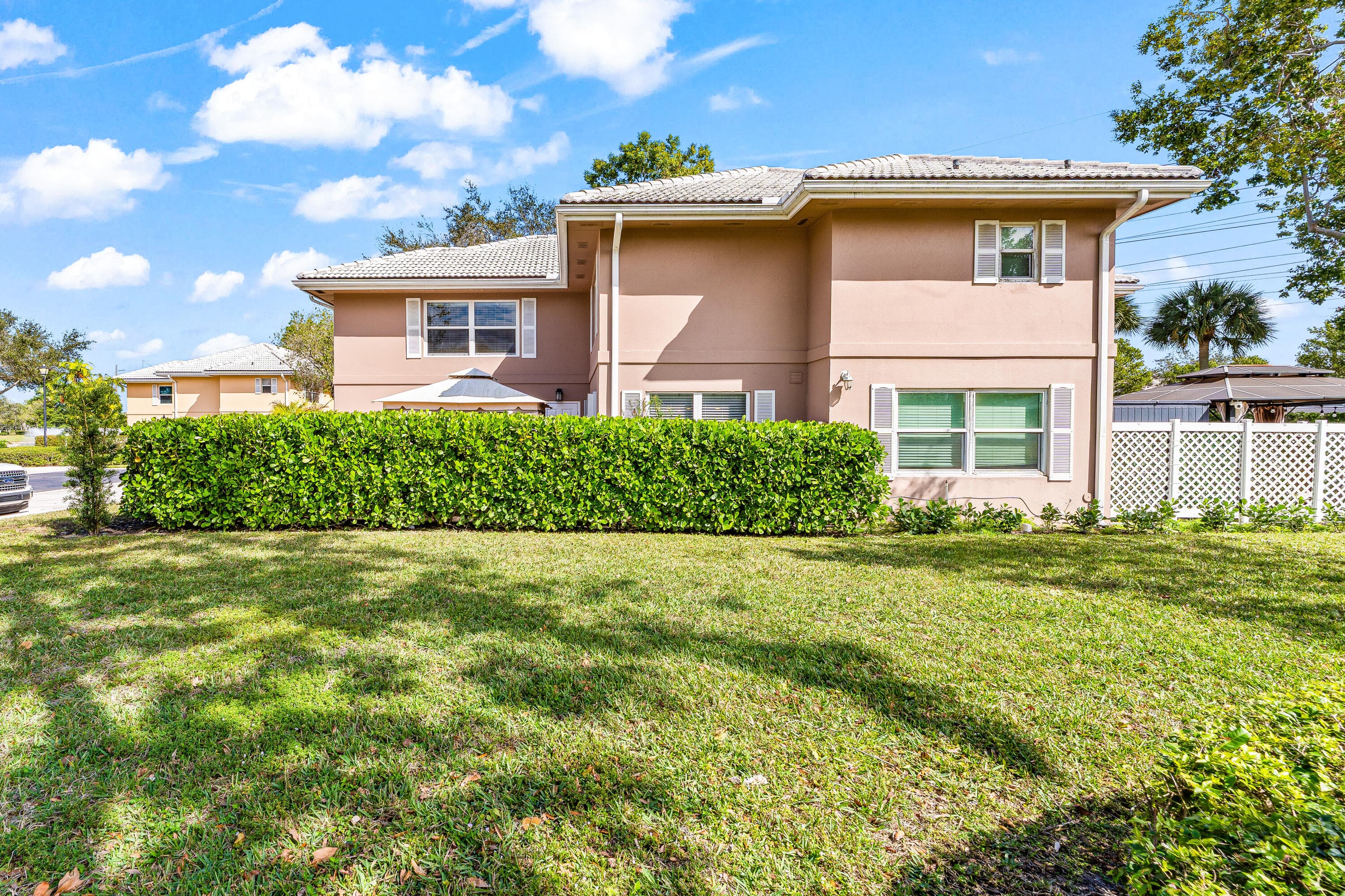3136 Kingston Court, West Palm Beach, FL 33409 32