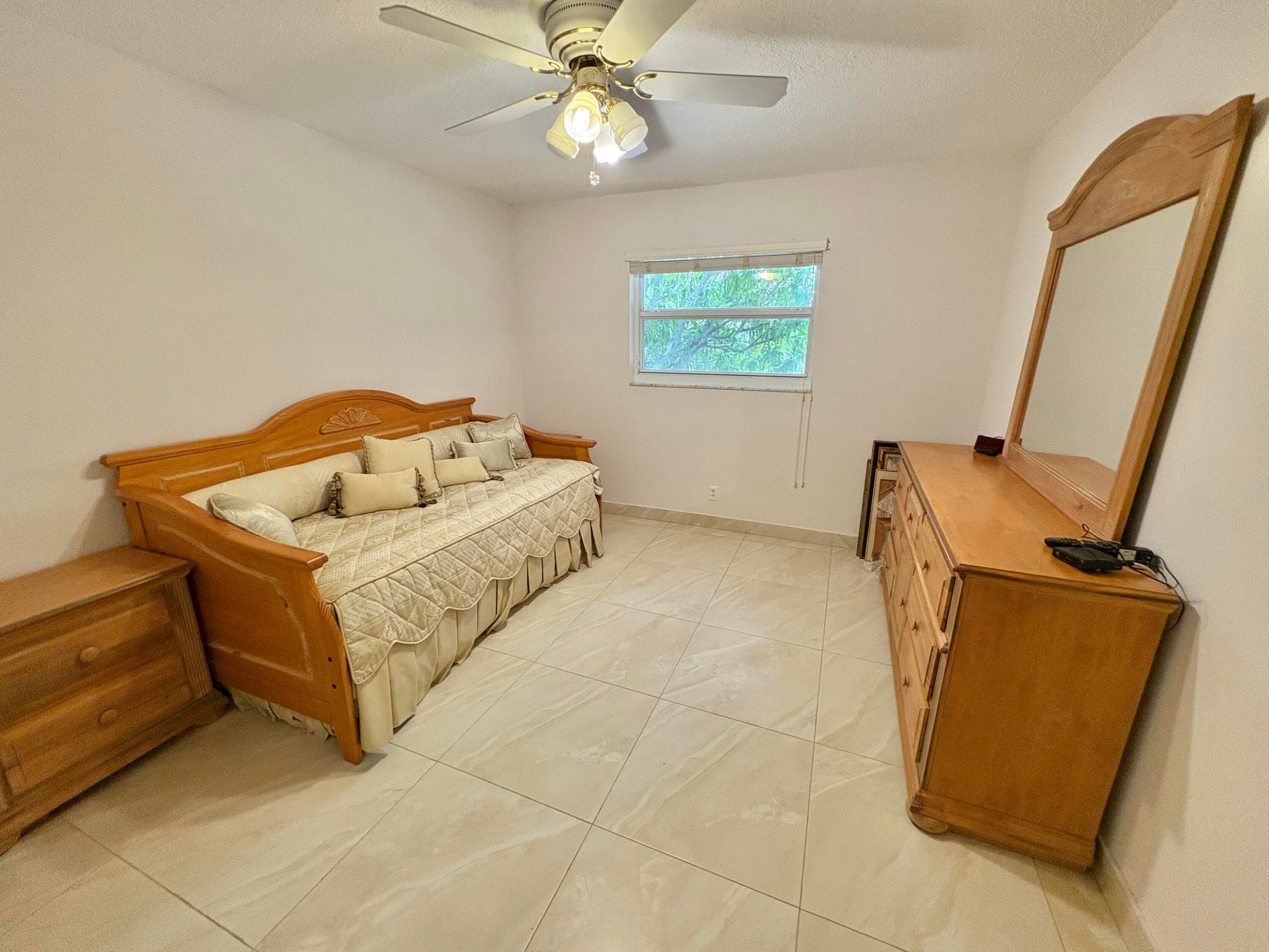 30 Plymouth C, West Palm Beach, FL 33417 12