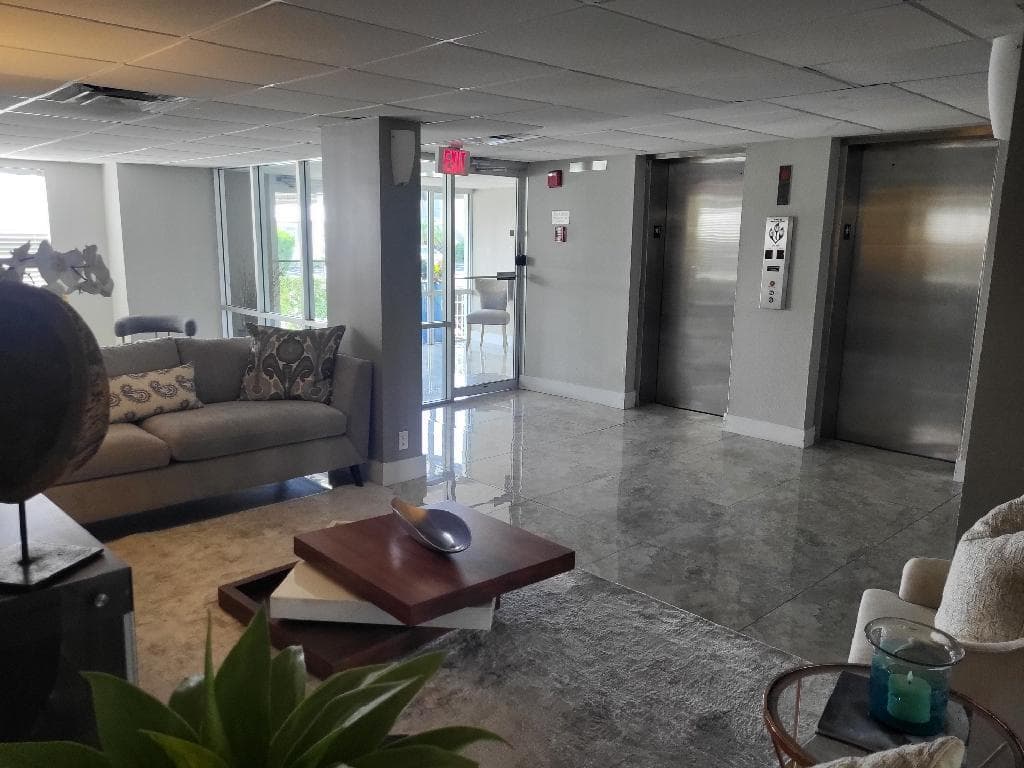 550 Bayshore Drive 104, Fort Lauderdale, FL 33304 10