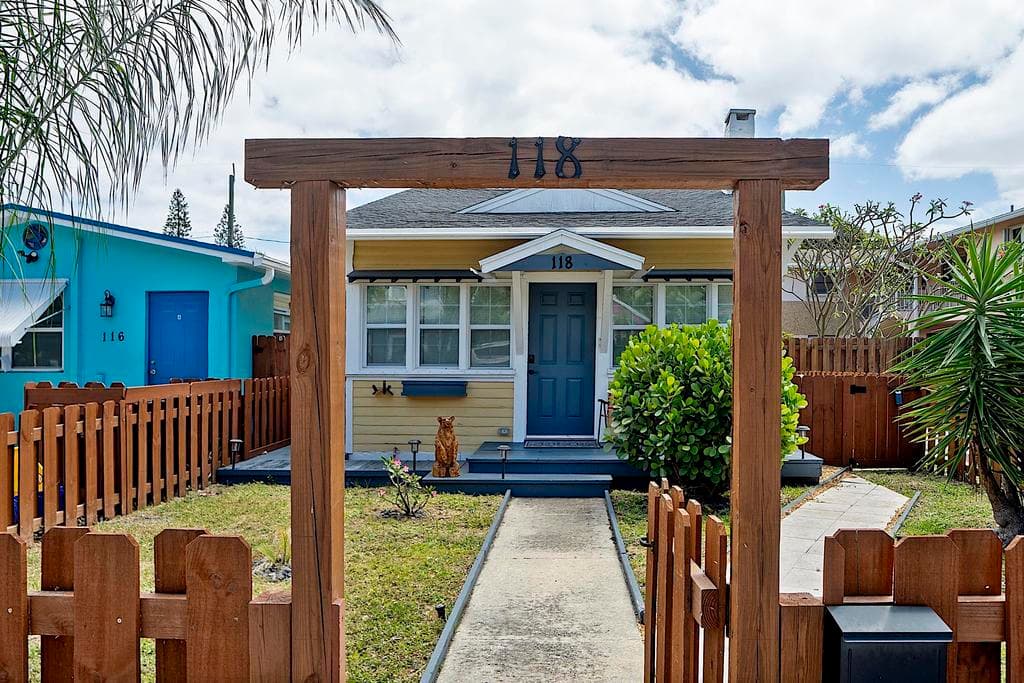 118 S J Street, Lake Worth Beach, FL 33460 3