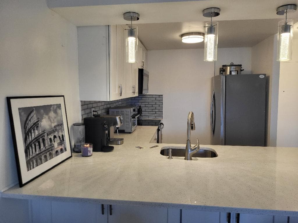 550 Bayshore Drive 104, Fort Lauderdale, FL 33304 17