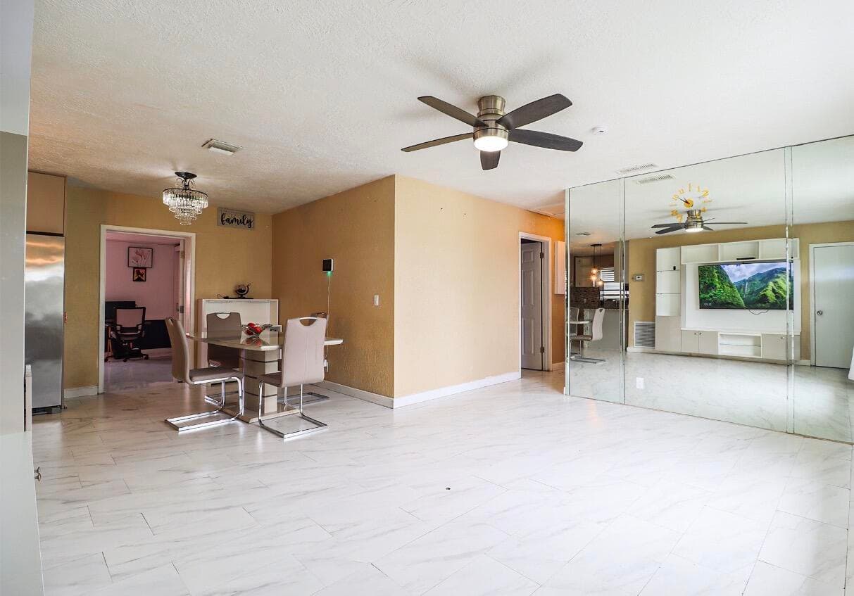 219 NE 6th Avenue, Boynton Beach, FL 33435 4