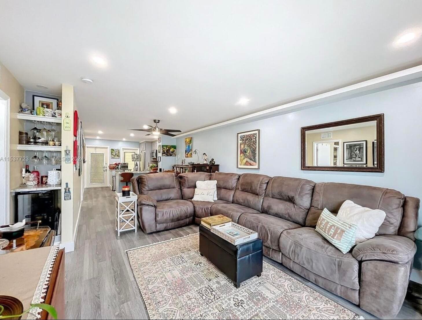460 Paradise Isle Boulevard 205, Hallandale Beach, FL 33009 20