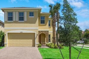 1300 NW Fiorenza Court, Port St. Lucie, FL 34986 2