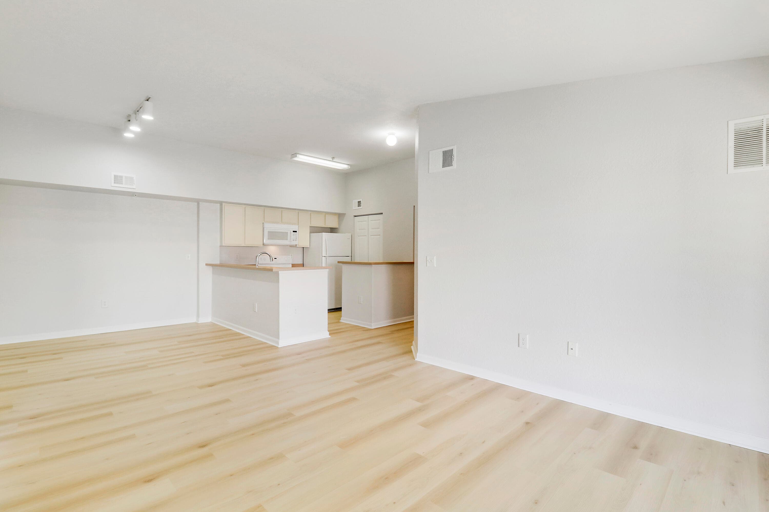 121 SW Palm Drive Unit 306, Port St. Lucie, FL 34986 40